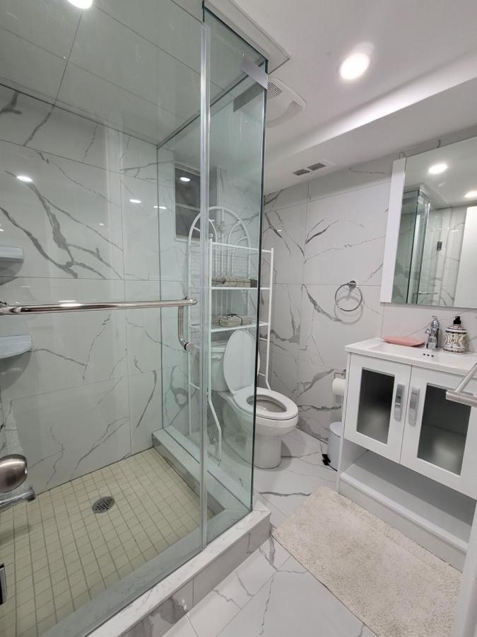 Falstaff Home Торонто Экстерьер фото