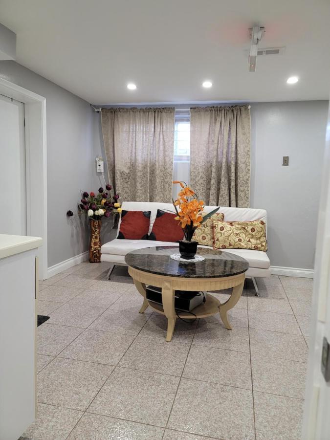 Falstaff Home Торонто Экстерьер фото